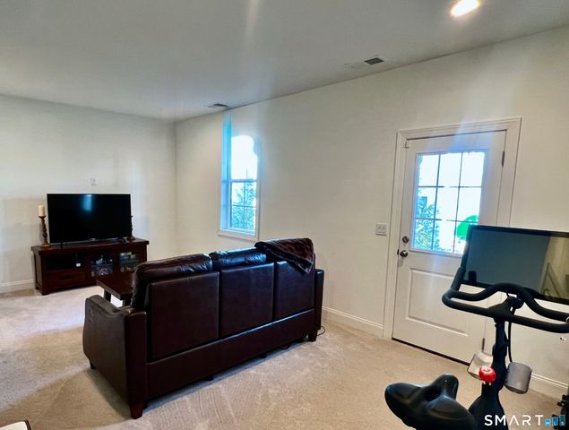 14 East Cross Trail 14, Danbury, CT 06810