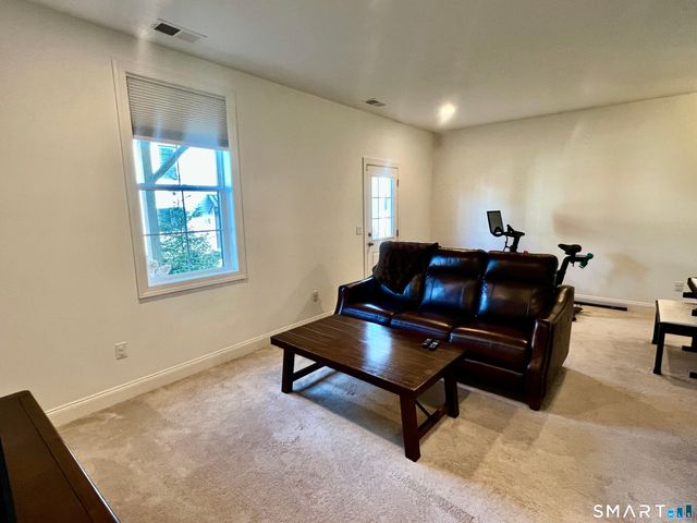 14 East Cross Trail 14, Danbury, CT 06810