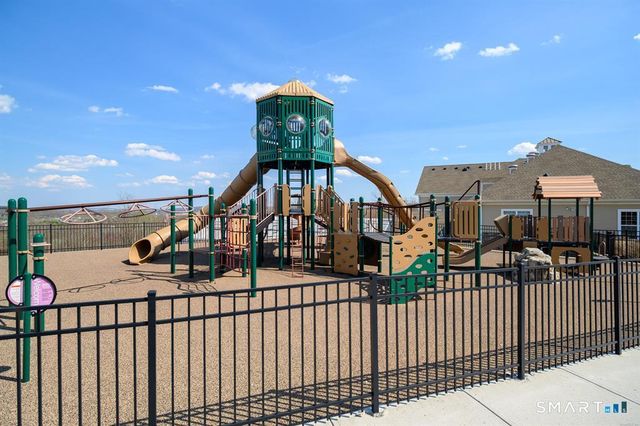 14 East Cross Trail 14, Danbury, CT 06810