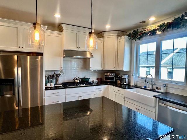 14 East Cross Trail 14, Danbury, CT 06810