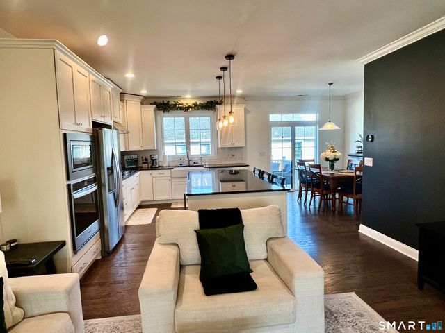 14 East Cross Trail 14, Danbury, CT 06810