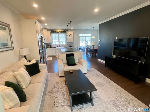 14 East Cross Trail 14, Danbury, CT 06810