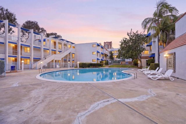 8324 Regents Road 1M, San Diego, CA 92122