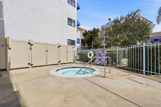 8324 Regents Road 1M, San Diego, CA 92122