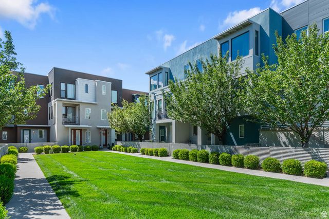 4927 W DAYBREAK PKWY, South Jordan, UT 84009