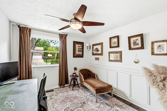 611 Sunblest Boulevard S, Fishers, IN 46038