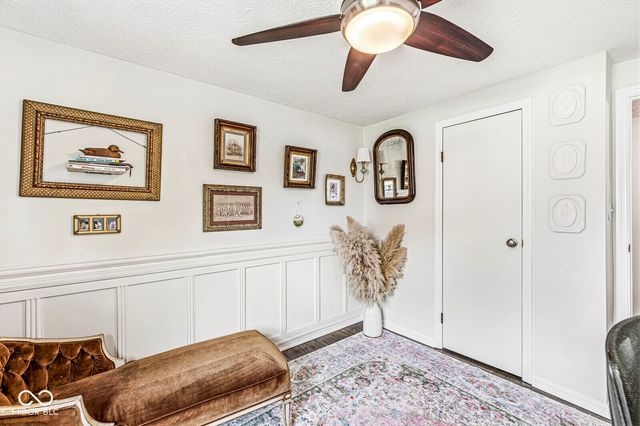 611 Sunblest Boulevard S, Fishers, IN 46038