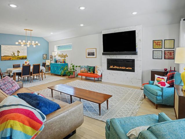 464 Sugarlands Drive, Waxahachie, TX 75165