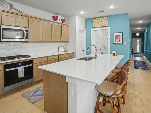 464 Sugarlands Drive, Waxahachie, TX 75165