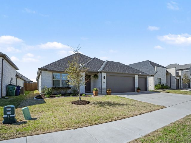 464 Sugarlands Drive, Waxahachie, TX 75165