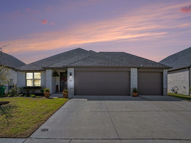 464 Sugarlands Drive, Waxahachie, TX 75165