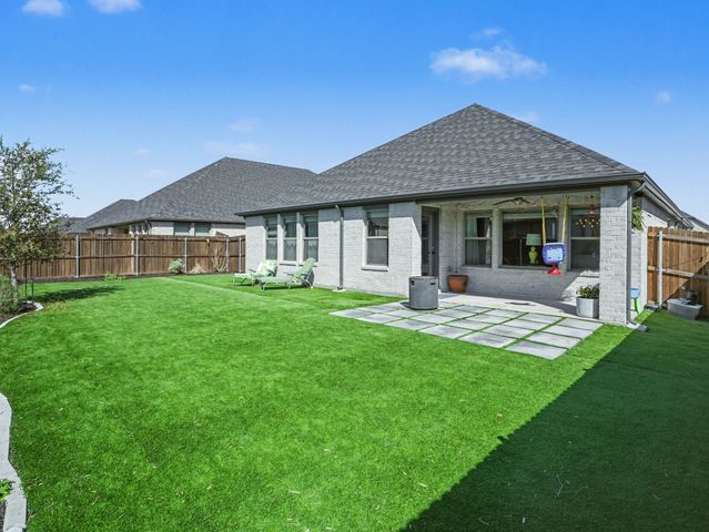 464 Sugarlands Drive, Waxahachie, TX 75165