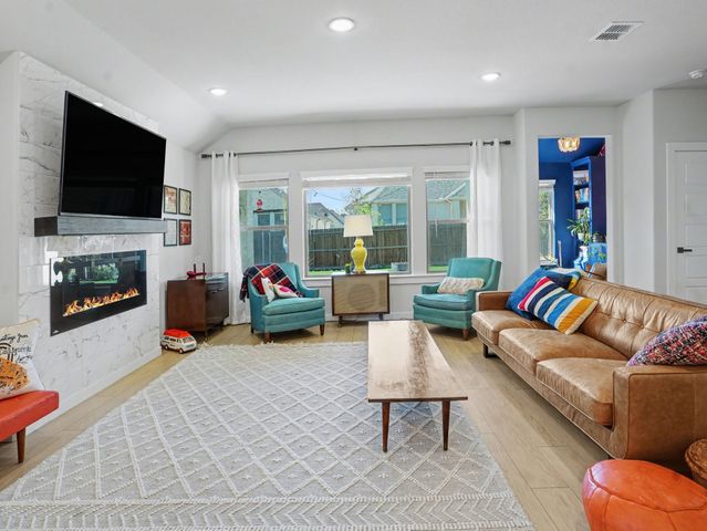 464 Sugarlands Drive, Waxahachie, TX 75165