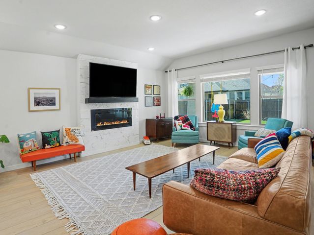 464 Sugarlands Drive, Waxahachie, TX 75165