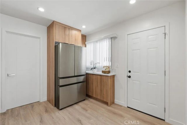 13739 Wyandotte, Los Angeles, CA 91405