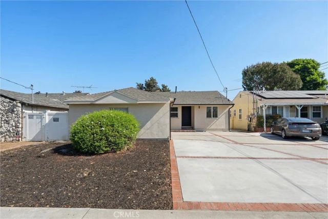 13739 Wyandotte, Los Angeles, CA 91405
