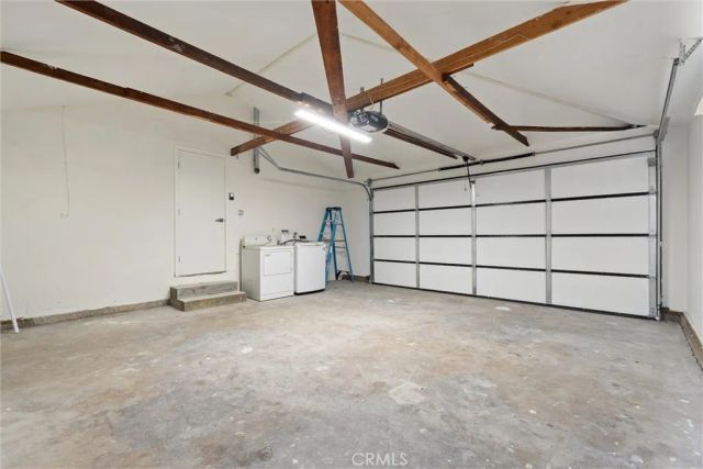 13739 Wyandotte, Los Angeles, CA 91405