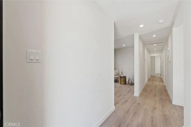 13739 Wyandotte, Los Angeles, CA 91405