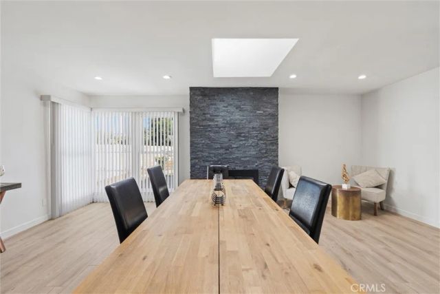 13739 Wyandotte, Los Angeles, CA 91405