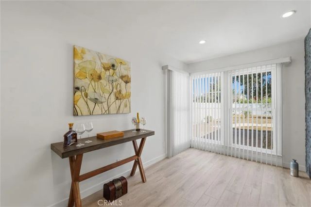 13739 Wyandotte, Los Angeles, CA 91405
