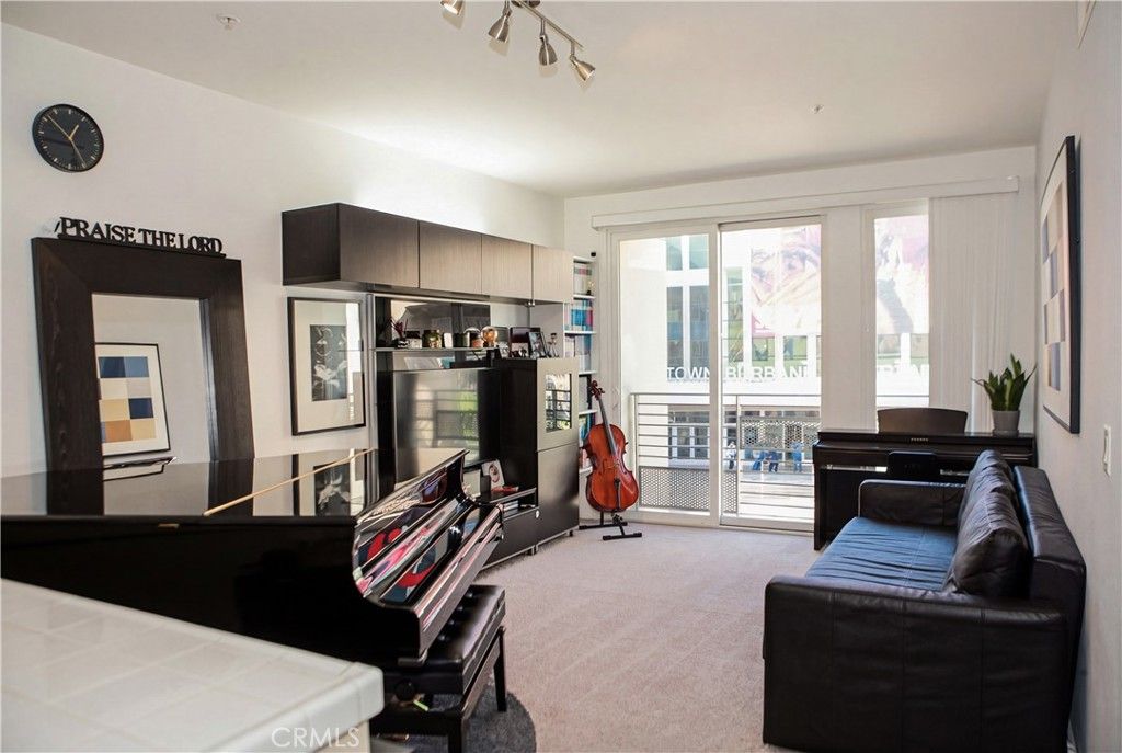 250 N First Street 415, Burbank, CA 91502