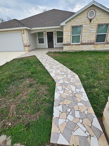 106 Country Club Drive, Marlin, TX 76661