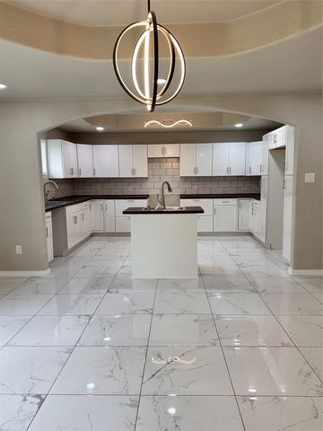 106 Country Club Drive, Marlin, TX 76661