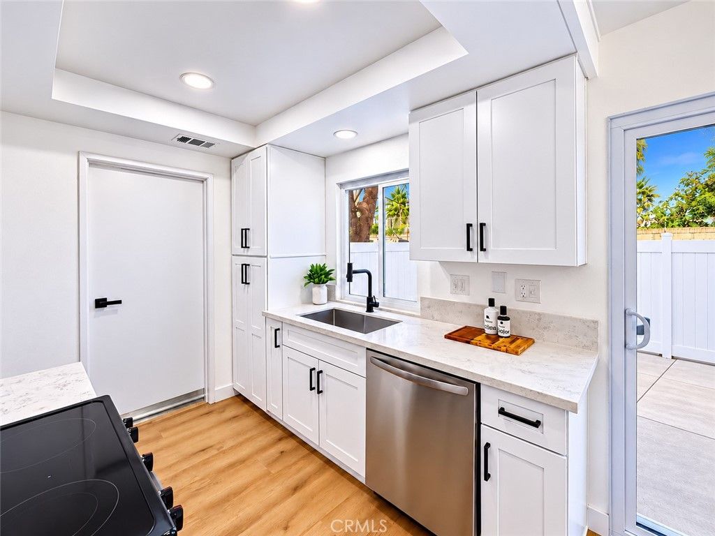 16907 Donwest, Tustin, CA 92780 — photo 4