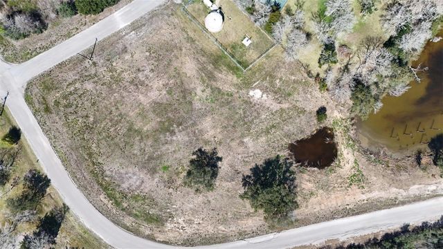 607 Glen Cove-Cr 730, Liverpool, TX 77577