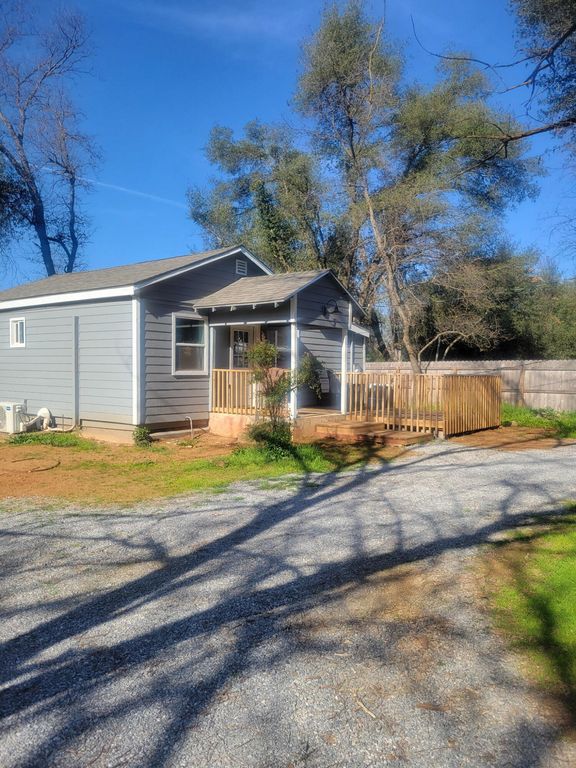 6690 Curtis Lane, Anderson, CA 96007