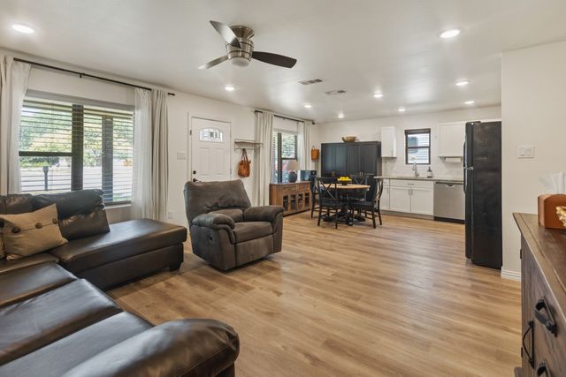 6121 Choctaw Drive, Mabank, TX 75156