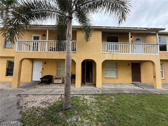 3950 Lora ST 202, Fort Myers, FL 33916