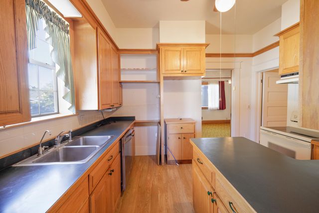 801 Fresno Street, Plainview, TX 79072