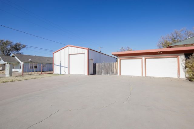 801 Fresno Street, Plainview, TX 79072