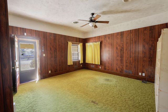 801 Fresno Street, Plainview, TX 79072