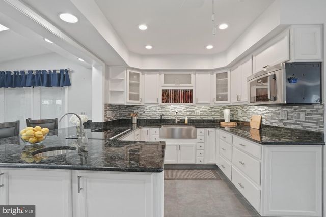 9 VIOLET, Levittown, PA 19057