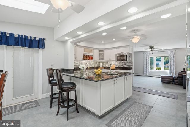 9 VIOLET, Levittown, PA 19057