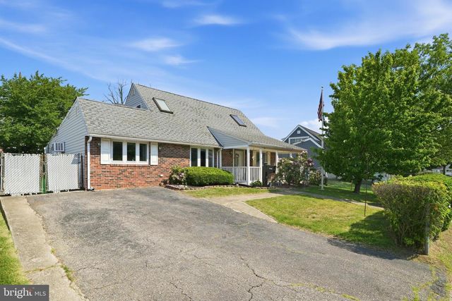 9 VIOLET, Levittown, PA 19057