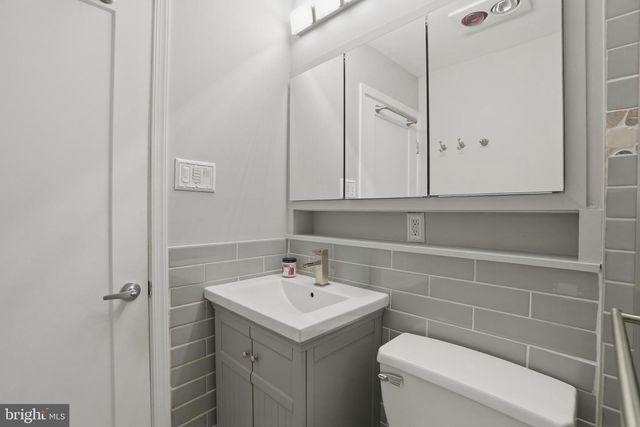 9 VIOLET, Levittown, PA 19057