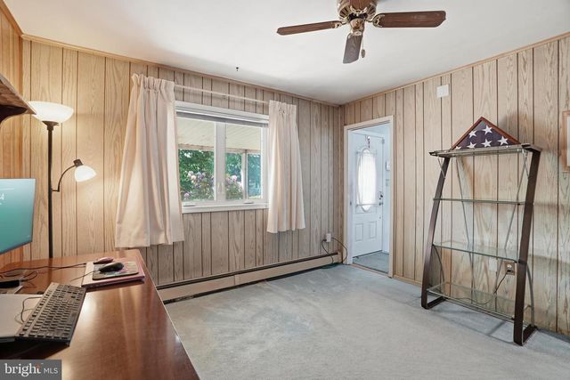 9 VIOLET, Levittown, PA 19057