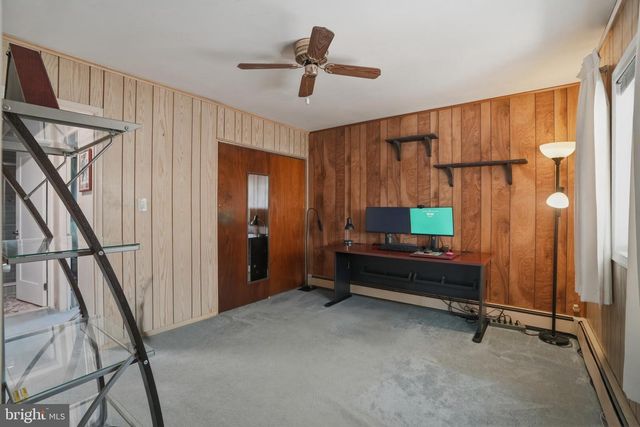 9 VIOLET, Levittown, PA 19057