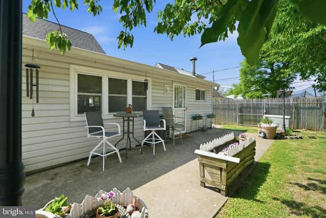 9 VIOLET, Levittown, PA 19057