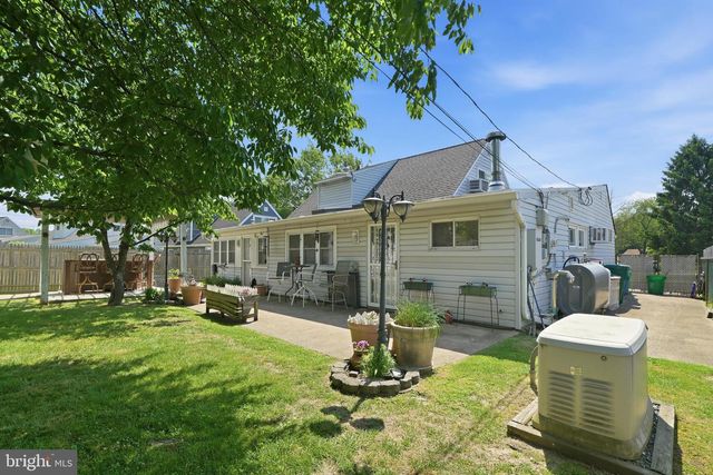 9 VIOLET, Levittown, PA 19057