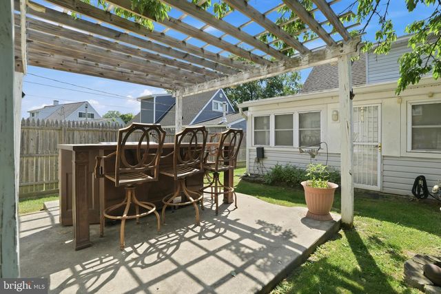 9 VIOLET, Levittown, PA 19057