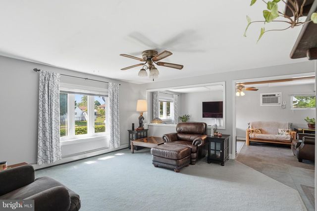 9 VIOLET, Levittown, PA 19057