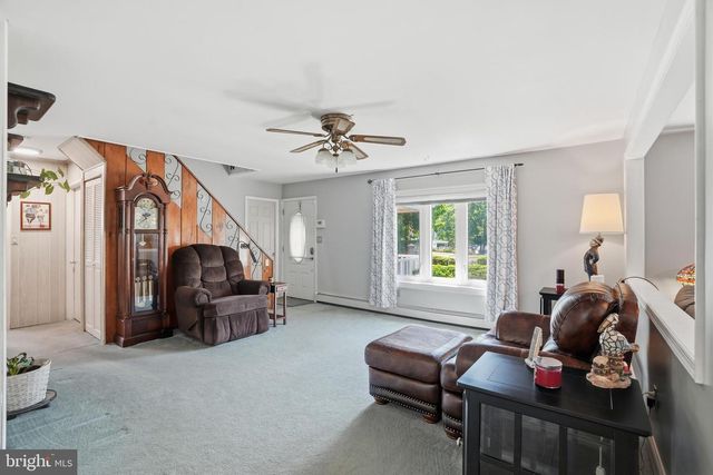 9 VIOLET, Levittown, PA 19057