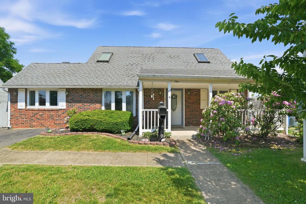 9 VIOLET, Levittown, PA 19057