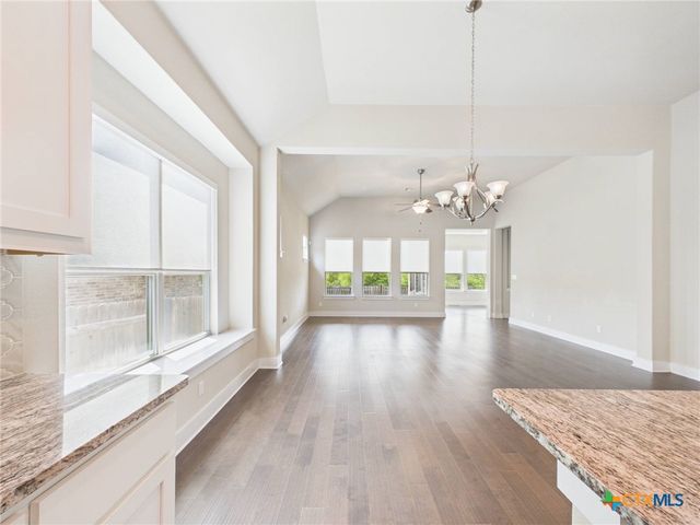 520 Academy Oaks Drive, San Marcos, TX 78666