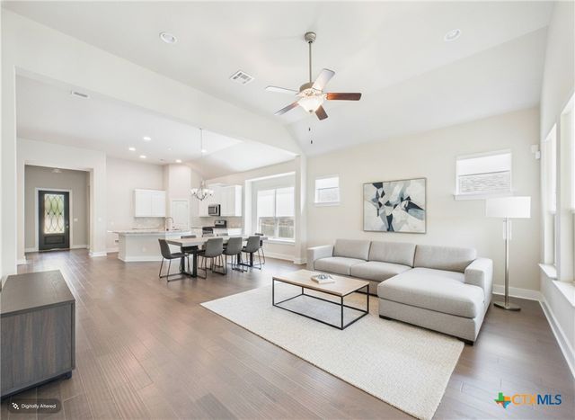 520 Academy Oaks Drive, San Marcos, TX 78666