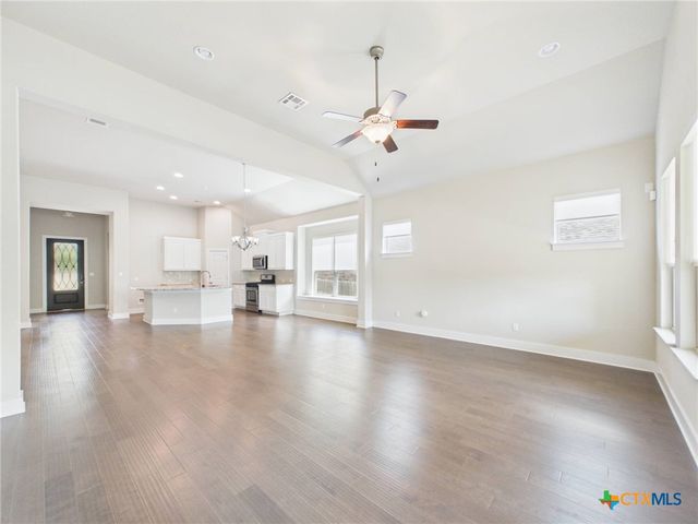 520 Academy Oaks Drive, San Marcos, TX 78666